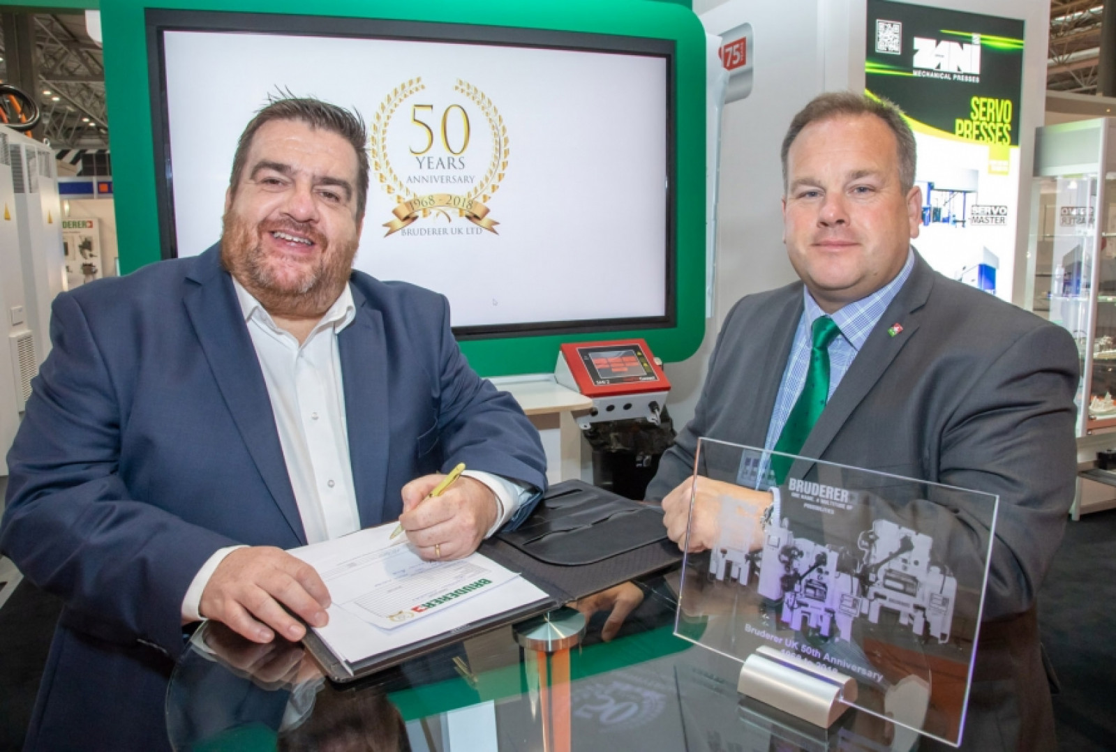 Bruderer UK seals Clamason deal at MACH 2018