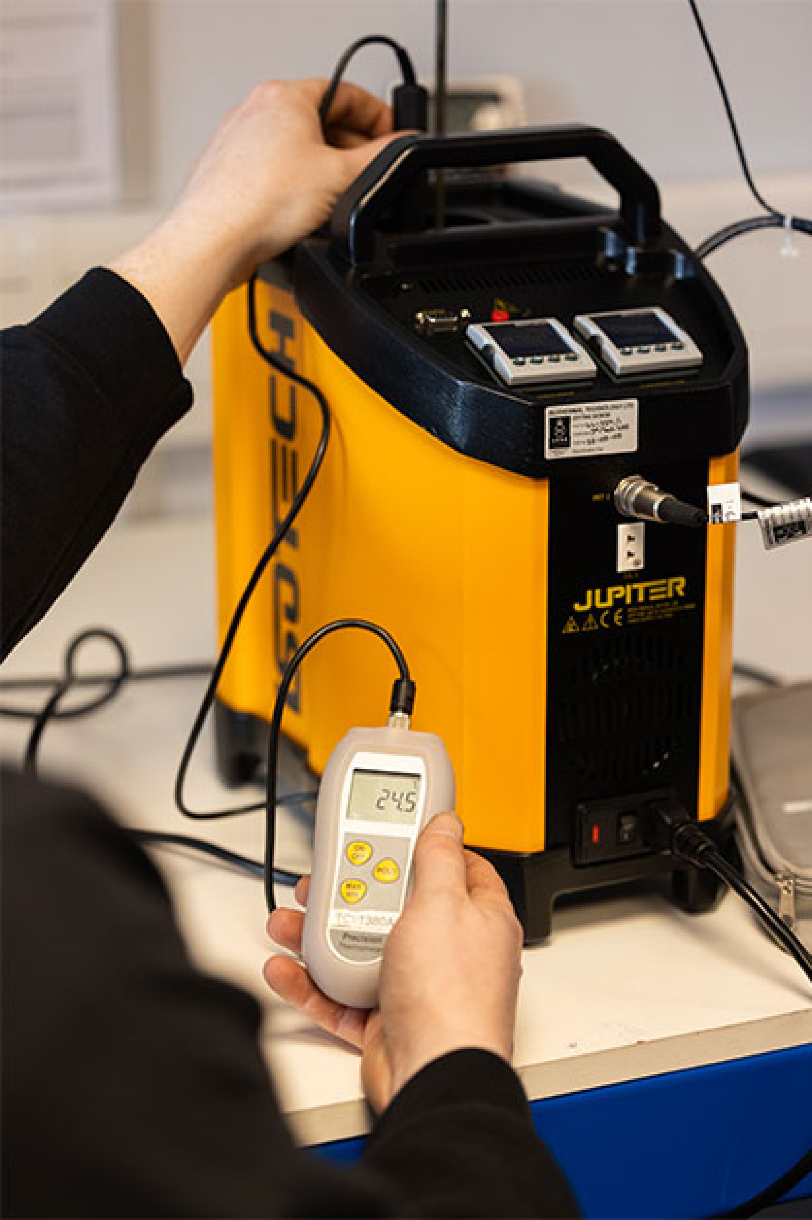 AML Instruments Expand UKAS Temperature Scope