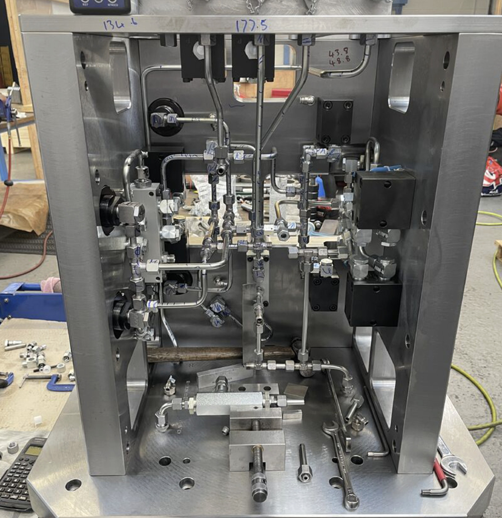 Hydraulic Pipework in Automated Fixtures